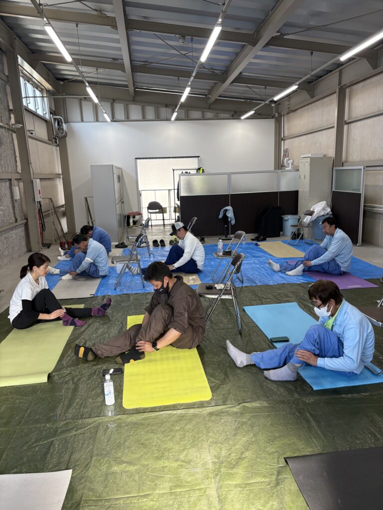 6月ヨガ教室を開催しました